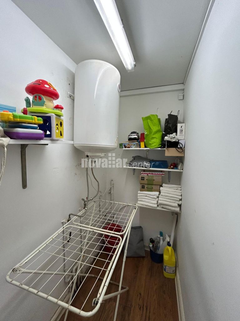 PERRUQUERIA MUNTADA EN LLOGUER