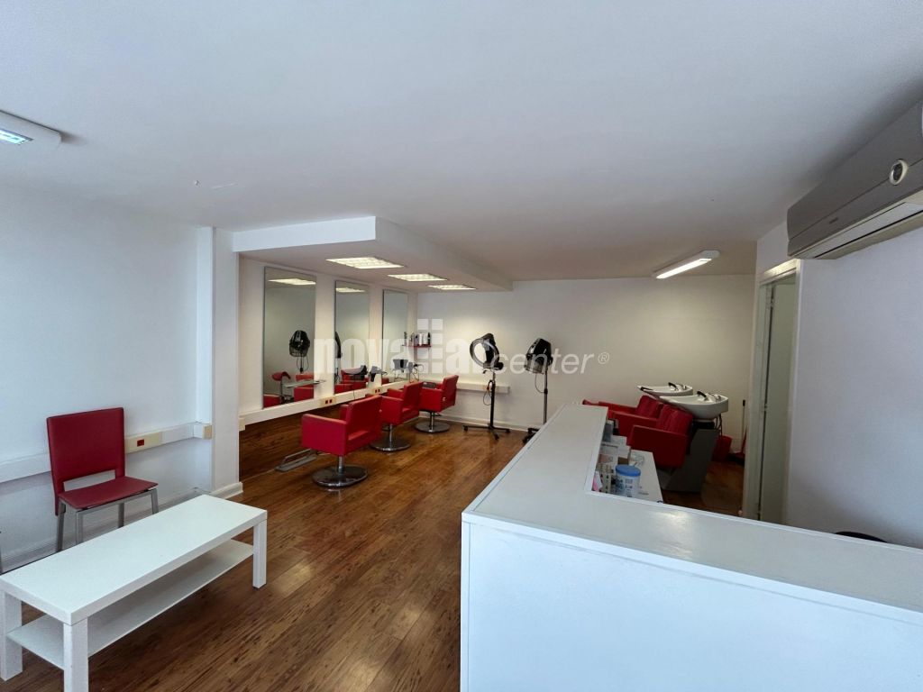 PERRUQUERIA MUNTADA EN LLOGUER