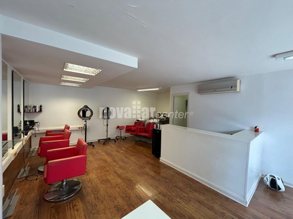 PERRUQUERIA MUNTADA EN LLOGUER