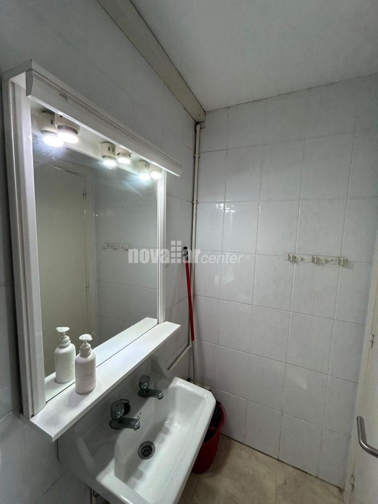 PERRUQUERIA MUNTADA EN LLOGUER