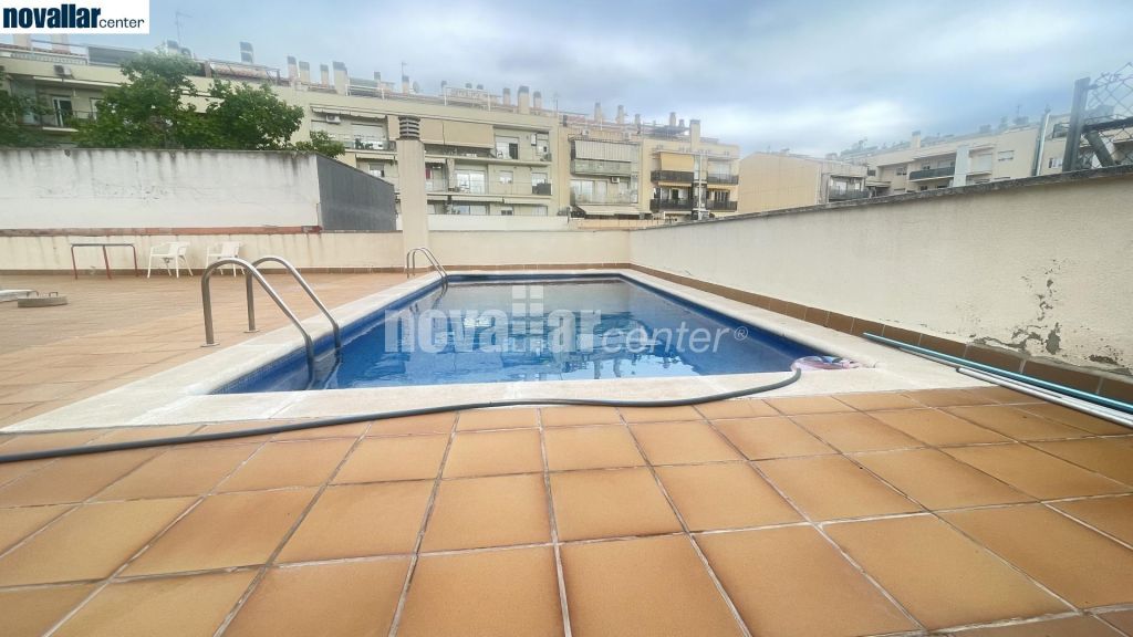 PIS A SANT PERE AMB PISCINA COMUNITÀRIA, PARKING I TRASTER