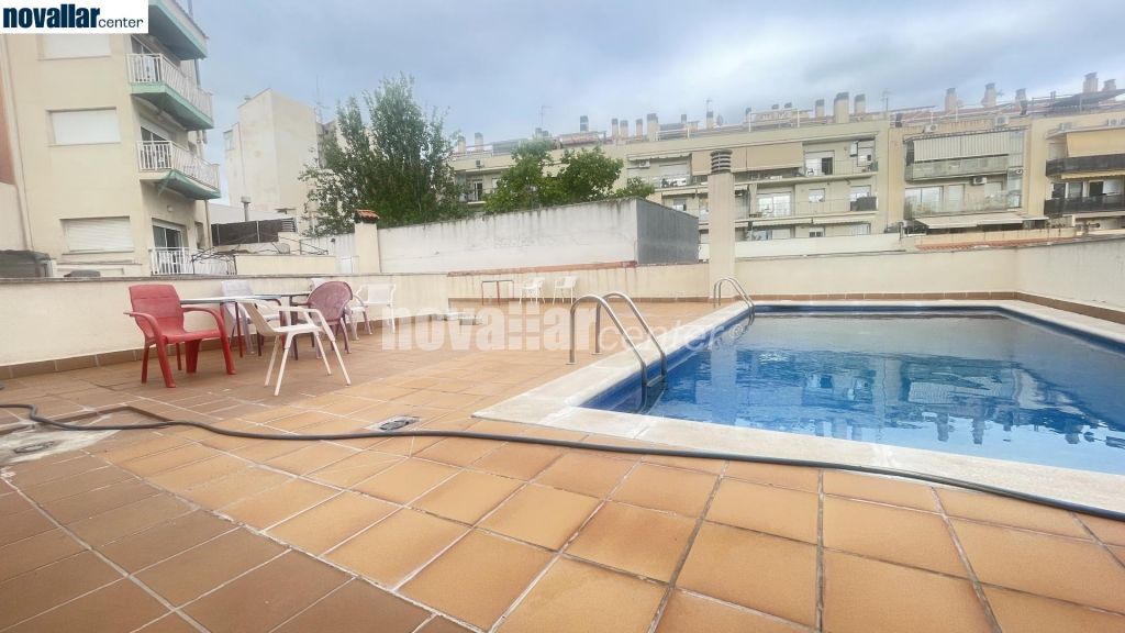 PIS A SANT PERE AMB PISCINA COMUNITÀRIA, PARKING I TRASTER