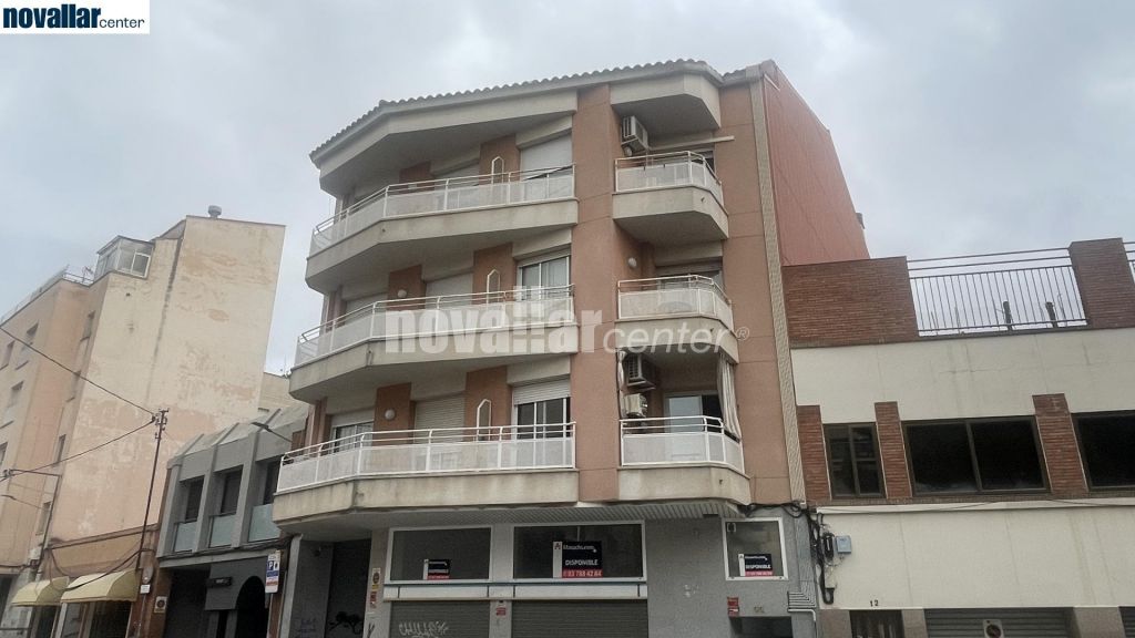 PIS A SANT PERE AMB PISCINA COMUNITÀRIA, PARKING I TRASTER