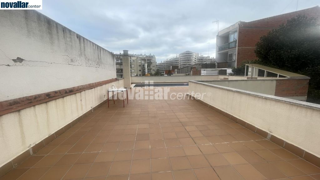 PIS A SANT PERE AMB PISCINA COMUNITÀRIA, PARKING I TRASTER