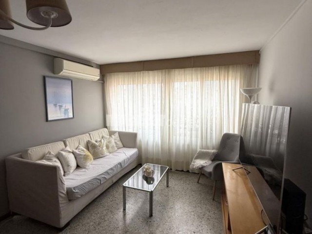 ATICO EN PERE PARRES MUY LUMINOSO. 4 HABITACIONES, 2 BAÑOS.