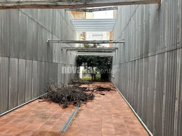 TERRENO CON FACHADA PROTEGIDA EN EL CENTRO DE LA CIUDAD