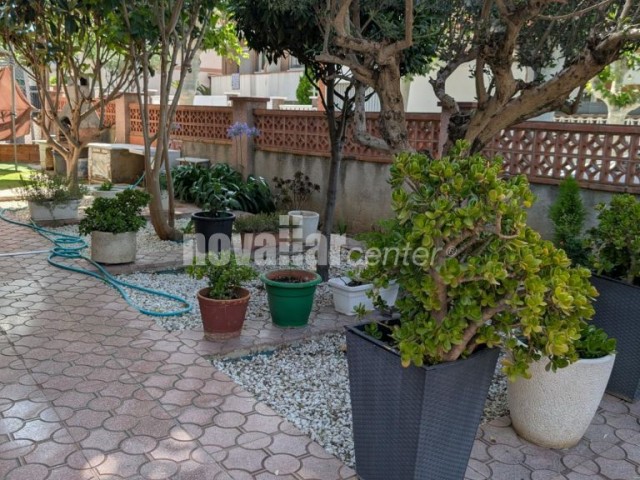 PLANTA BAJA CON ALMA DE CASA EN L