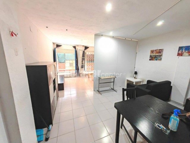 ACOGEDORA PLANTA BAJA / LOFT, CON PATIO. A 10