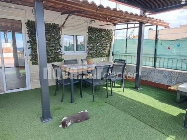 ATIC TOTALMENT REFORMAT. 2 HAB. DOBLES. 2 TERRASSES. AMPLI ESTUDI.