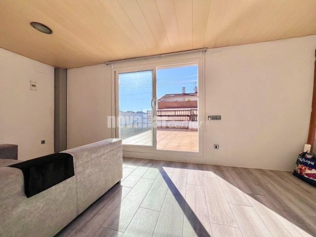 ESPECTACULAR ÁTICO/DÚPLEX CON TERRAZA DE 30M². TOTALMENTE REFORMADO.