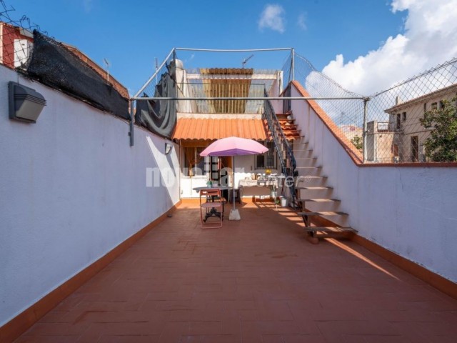 CASA EN VENDA EN EL CENTRE DE TERRASSA, SITUADA A TOCAR DEL VAPOR VENTALLÓ Y PLAÇA DIDÓ.