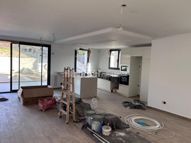 CASA CON JARDIN Y PISCINA A ESTRENAR!