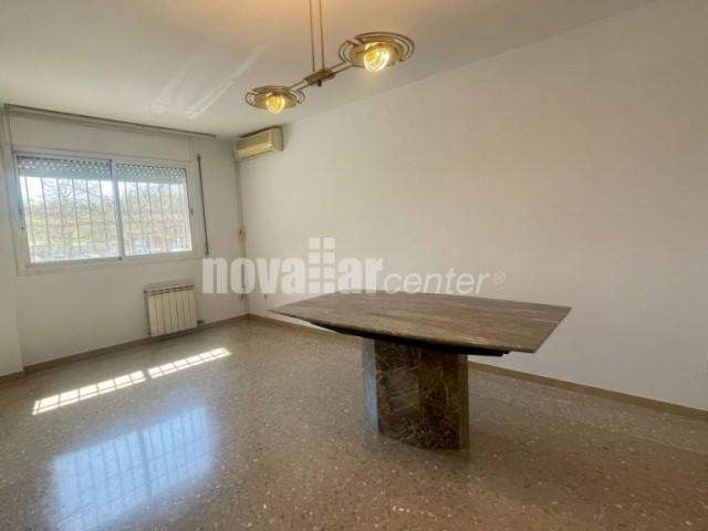 PLANTA BAIXA, PER ENTRAR A VIURE. LLUMINOSA. A 15