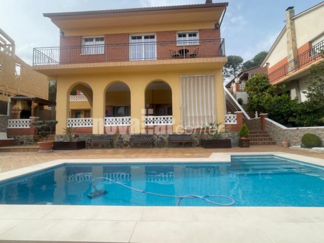 FANTASTIC TORRE INDEPENDIENTE. GARAJE. PISCINA. CHIMENEA