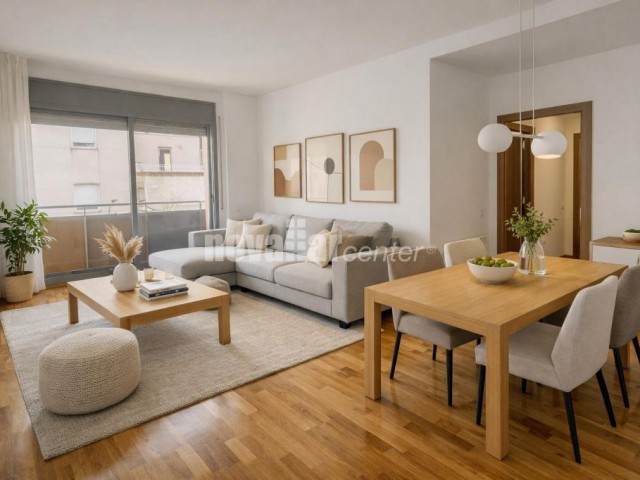 EXCELENTE PISO CON PARQUING INCLUIDO. CANTONERO, LUMINOSO. ORIENTADO A SUR.