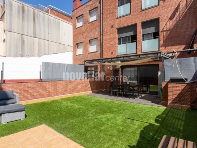 DÚPLEX INVERTIDO EN EL BARRIO DE ESCUELAS. TERRAZAS. 3 HABITACIONES.
