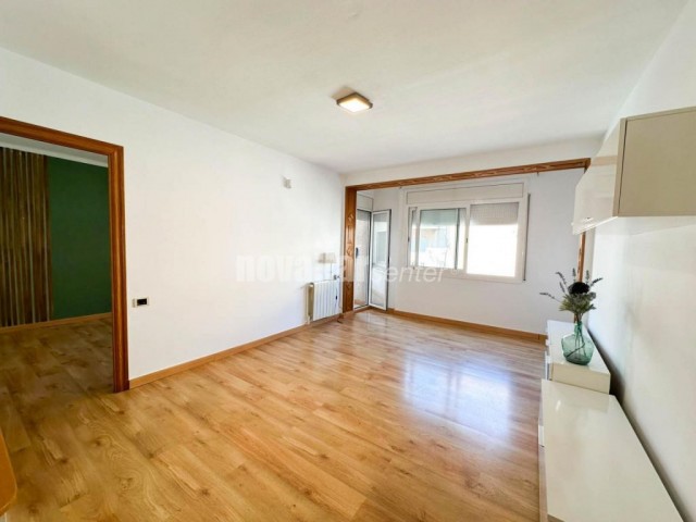 AMPLIO PISO DE 4 HABITACIONES CON BALCÓN, PARA ENTRAR A VIVIR.