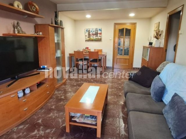 PISO CON BALCÓN EN EL BARRIO DE CAN JOFRESA
