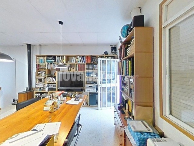 ENORME CASA AMB LOCAL AL CENTRE