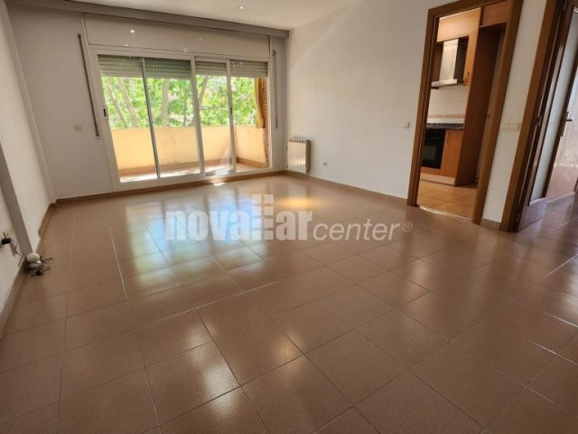 LLUMINÓS PIS DE 3 HABITACIONS