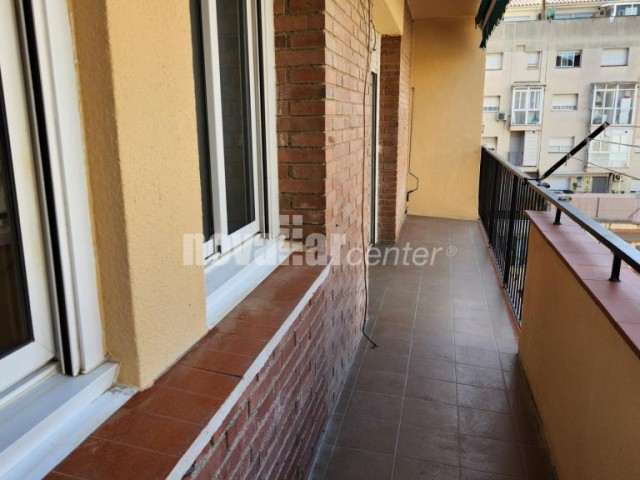 PIS DE 4 HABITACIONS AMB BALCÓ