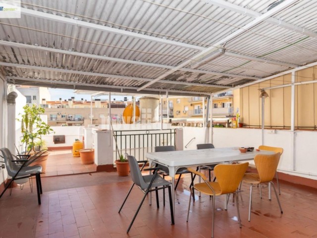 CASA AMB 6 HABITACIONS I TERRASSA DE 70M2