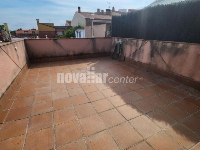 DÚPLEX DE 3 HABITACIONS A LA ZONA DE CA N