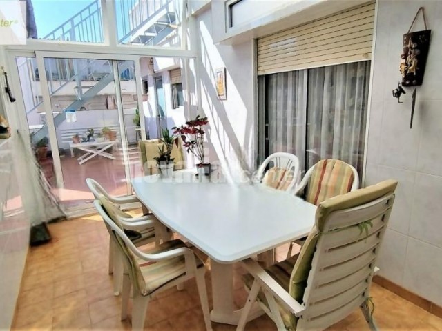 CASA CON 3 HABITACIONES, AMPLIO LOCAL Y GRANDES TERRAZAS EN LA ZONA DE POBLE NOU