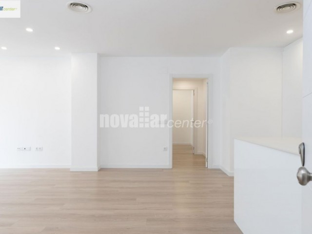 DÚPLEX INVERTIDO DE OBRA NUEVA CON 4 HABITACIONES, TERRAZA Y PISCINA