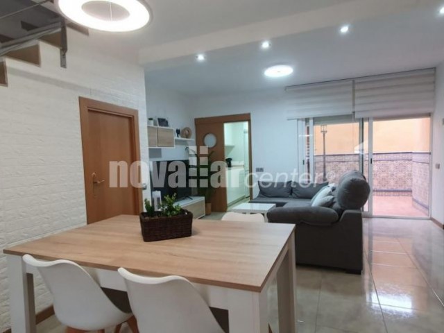 CASA ADOSADA AMB 5 HABITACIONS I GARATGE A LA GRIPIA